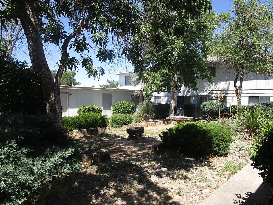 1st image of 3512 Wellesley Dr NE APT B