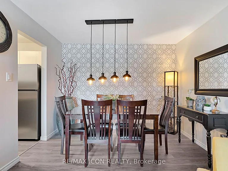 733 E Deveron Cres #319 — Photo 7