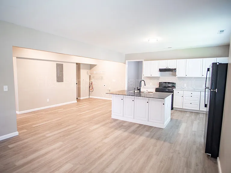 2453 E 5th Ave #2 — Photo 8