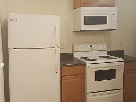 3rd image of 2908 E Clay St #A