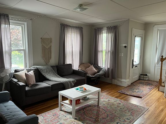 2nd image of 74 Bedford St #2T