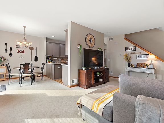 5th image of 25029 Clare Cir