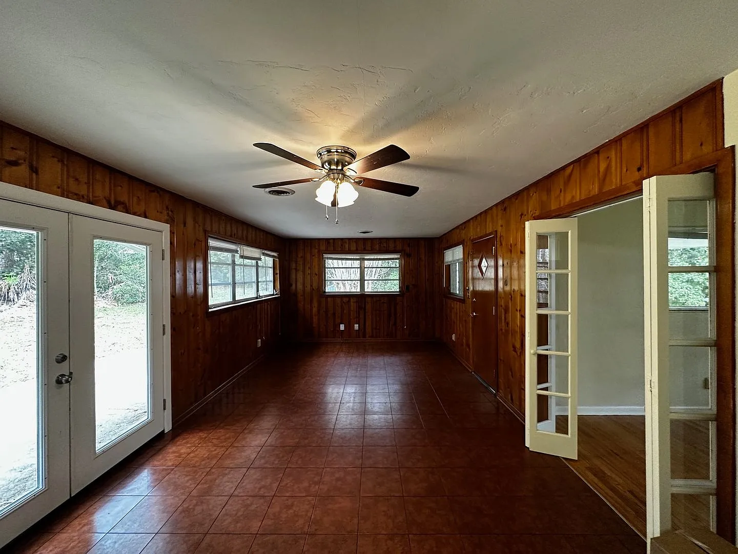2214 Joyner Drive — Photo 2