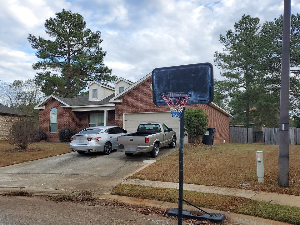 2nd image of 126 Bedford Ct