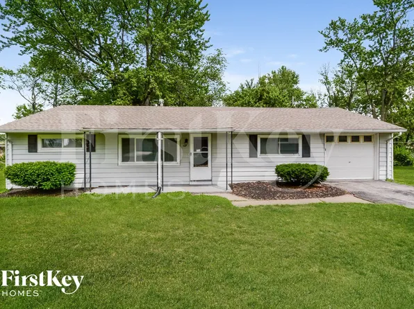 704 Highland Dr, O'Fallon, MO 63366