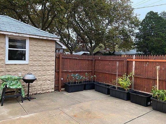 4th image of 5423 Avenue L #1