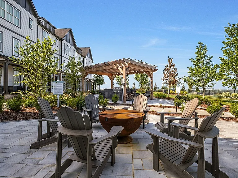 Outdoor Patio & Firepit