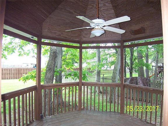 5th image of 352 Carol Ln