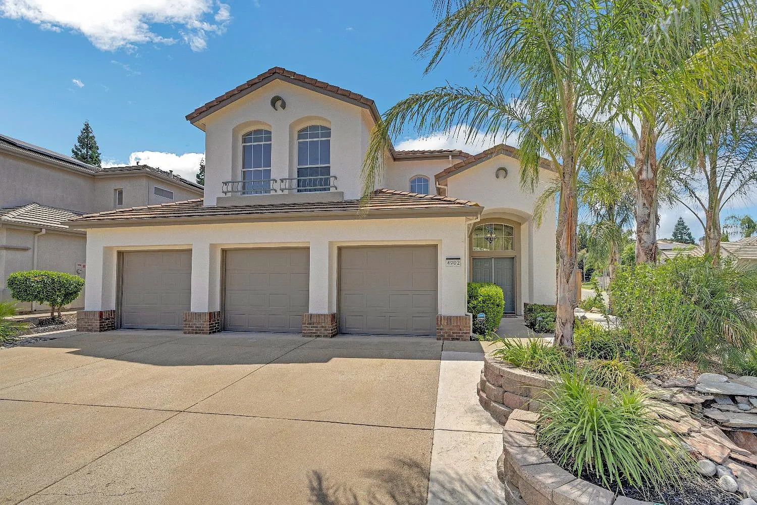 4902 Regal Ct photo 1