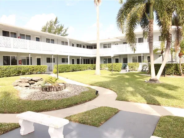 600 Layne Blvd APT 123, Hallandale, FL 33009