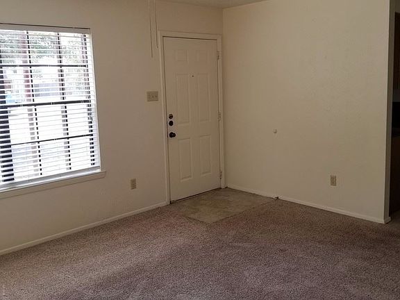4th image of 1810 Woodsman Dr APT A