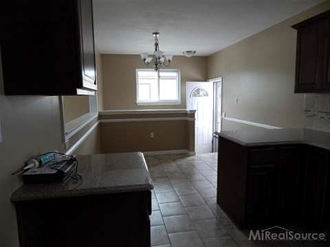 4th image of 23500 Allor St