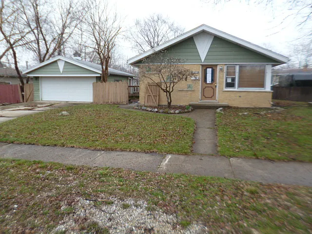 10737 S Worth Ave photo 1