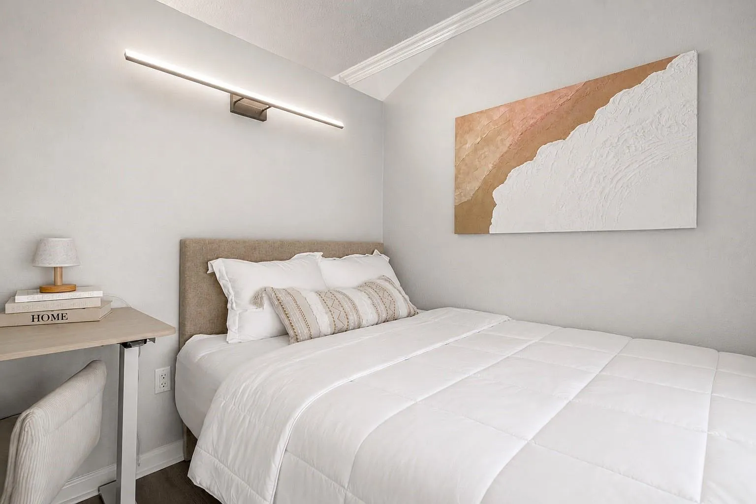 1 bed, 1.0 bath, 16924 sqft, $999 — Photo 2