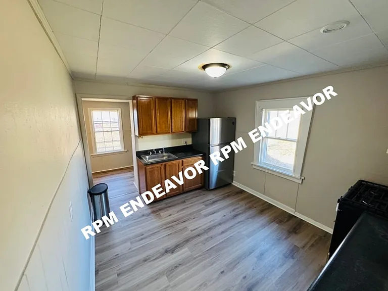 9943 Lilac Dr — Photo 5