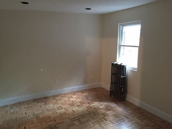 2nd image of 526 S 10th Ave #1