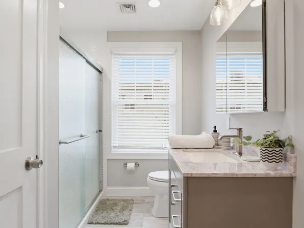 149 Pleasant St #2, Marblehead, MA 01945