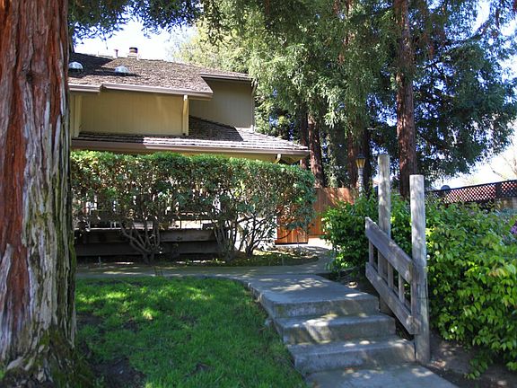 2nd image of 572 Los Olivos Dr
