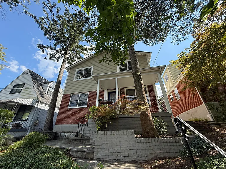 28 Walnut St NW — Photo 2