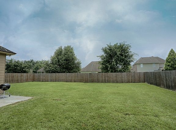 4th image of 18187 Pine Ridge Dr