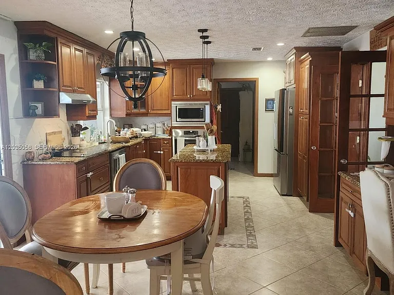 6101 Palmetto Dr — Photo 68