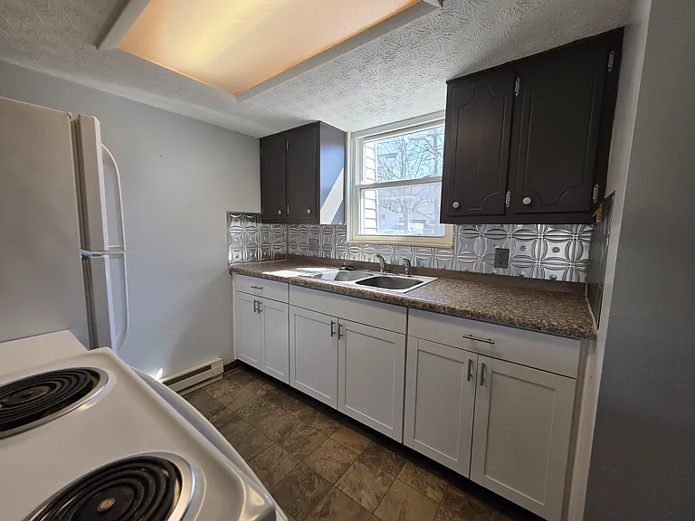 531 E Brown Ave — Photo 8