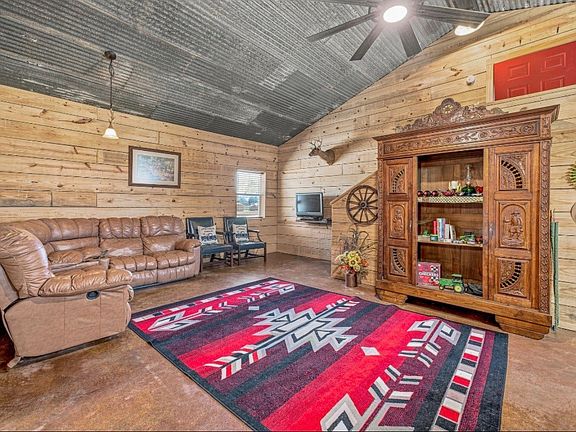 4th image of 323 Slaughter Rd