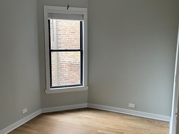 3rd image of 3637 N Paulina St #3E