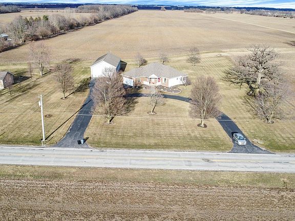 3rd image of 3585 Middle Pike