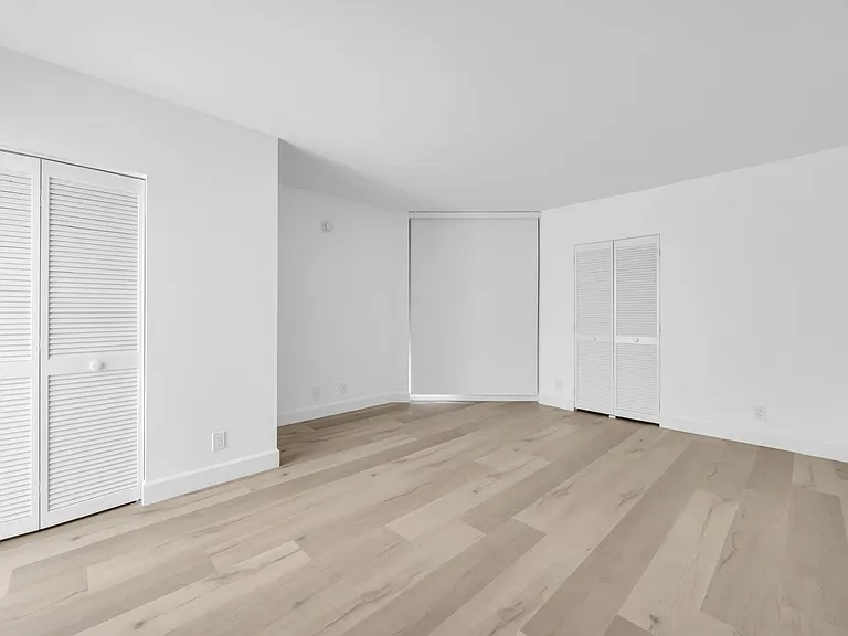 529 S Flagler Dr #14H — Photo 14