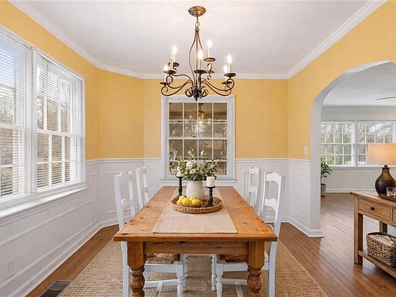 3rd image of 1649 Beecher St SW