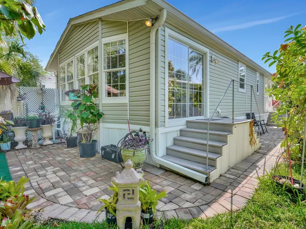10709 Roseate Spoonbill Cir, Estero, FL 33928