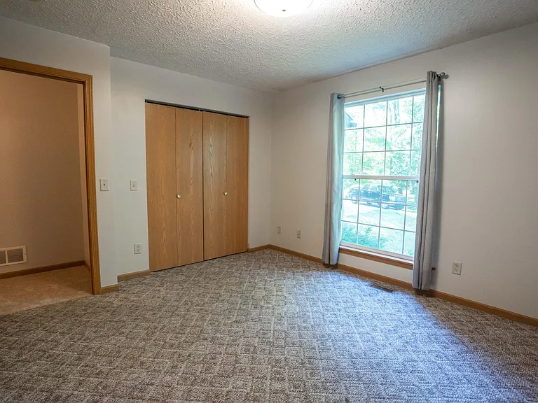 1632 Ledgewood Blvd NE — Photo 10