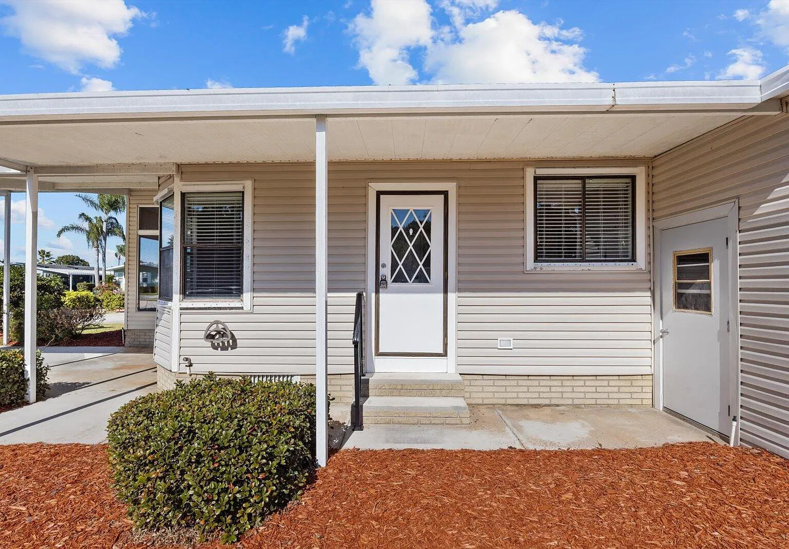 2 bed, 2.0 bath, 1120 sqft, $1,599 — Photo 4