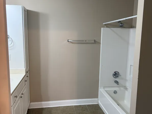 900 Dean Lee Dr, Baton Rouge, LA