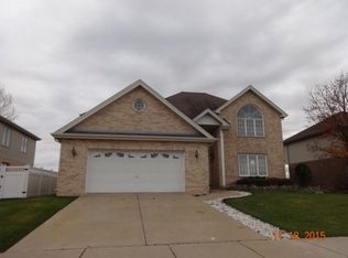 4949 Meadow Lake Dr, Richton Park, IL 60471