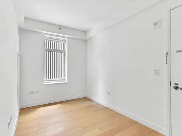 115 East 55th Street image 11 of 11