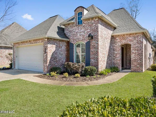 3808 Acadian Village Dr, Ocean Springs, MS 39564