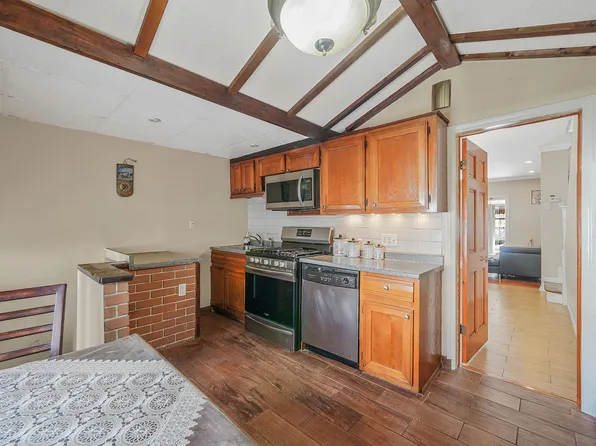 70-27 69th Street image 14 of 31