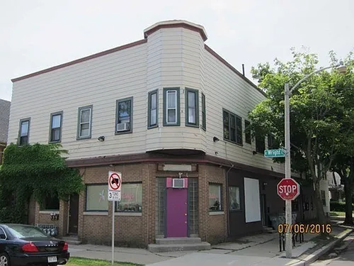 901 E Wright St Photo 1