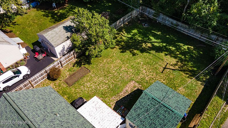 4th image of 11 Perry Avenue