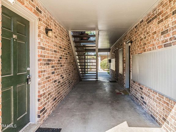 4th image of 3121 Johnston St APT 142