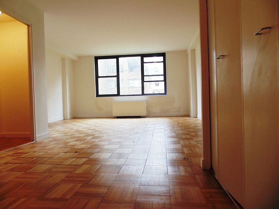 2nd image of 333 E 49th St APT 1o