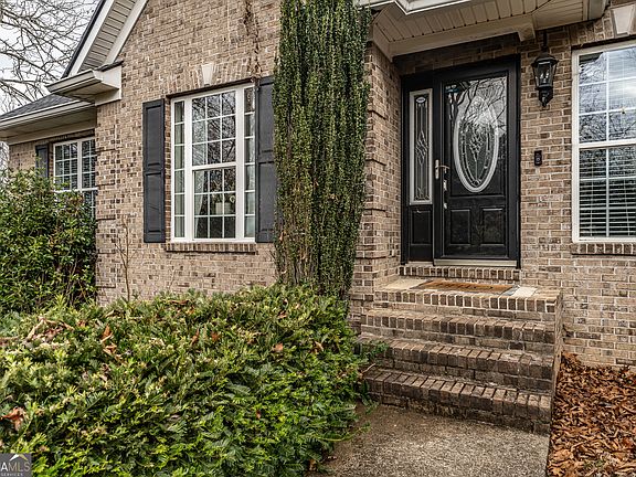 3rd image of 34 Mountain Creek Dr SE