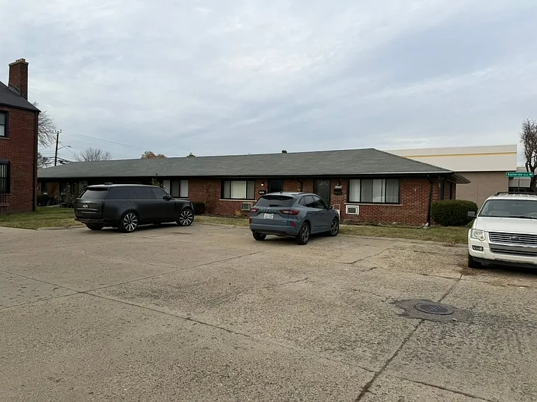 28645 John R Rd #R — Photo 6