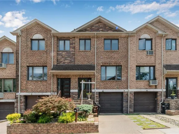 124 North Dr Unit 124, Staten Island, NY 10305