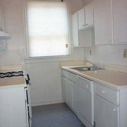 2nd image of 7214 Oak St #B