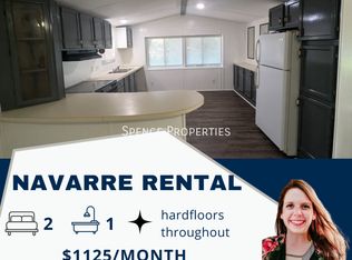 1726 Eagle Bay Ln, Navarre, FL 32566