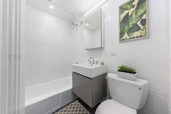 Rented by A&E Real Estate Management | media 11