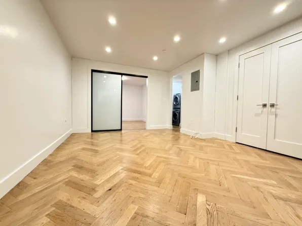 11 Crooke Avenue image 3 of 10